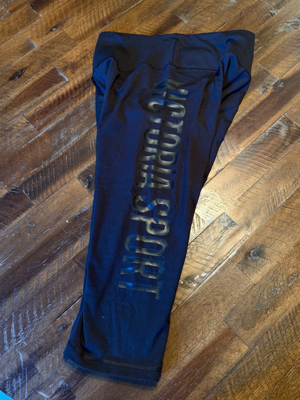 Victoria Sport Black Capri Leggings